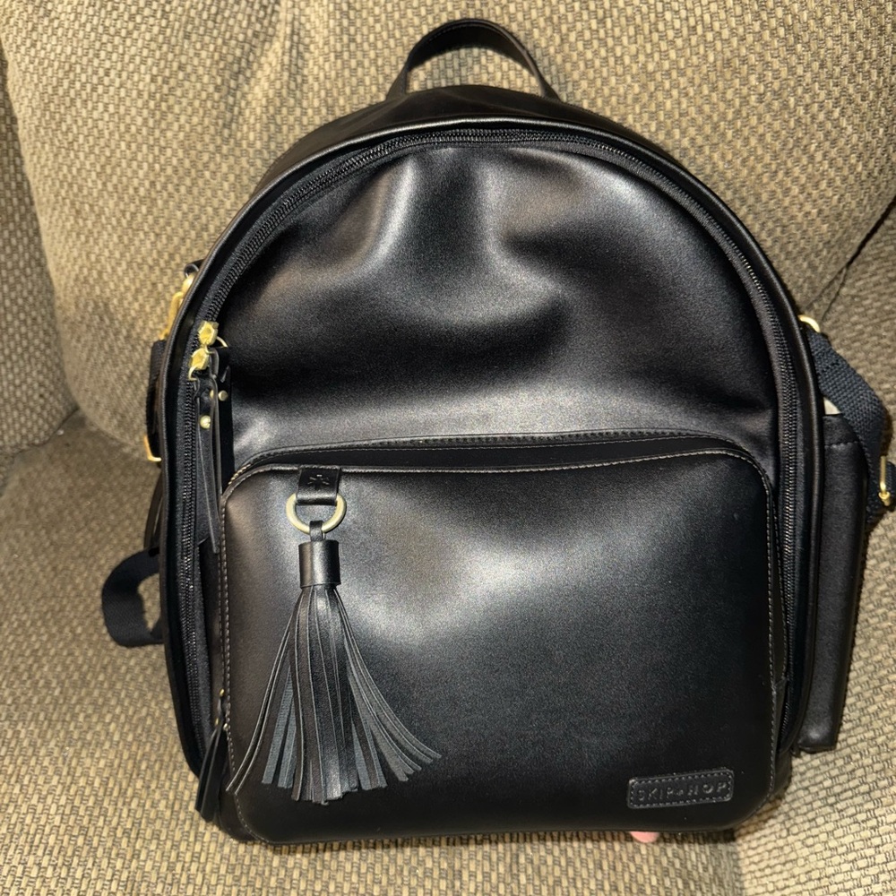 Skip Hop Luxury Diaper Bag / Backpack 🔥